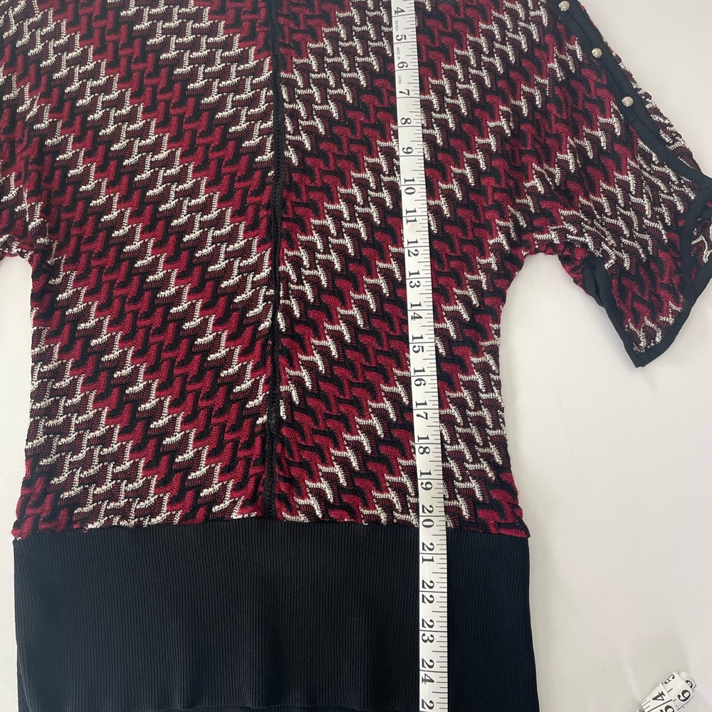 White House Black Market Red and Black Patterned Blouse - Picture 6 of 9